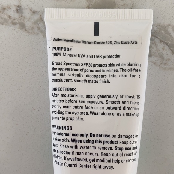 Rodan and Fields Recharge Step 3 SPF 30 Sunscreen - Picture 4 of 4